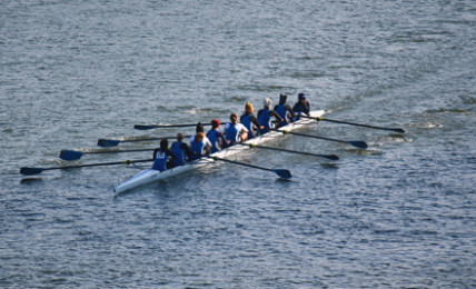 Crew team finishes strong at Hooch