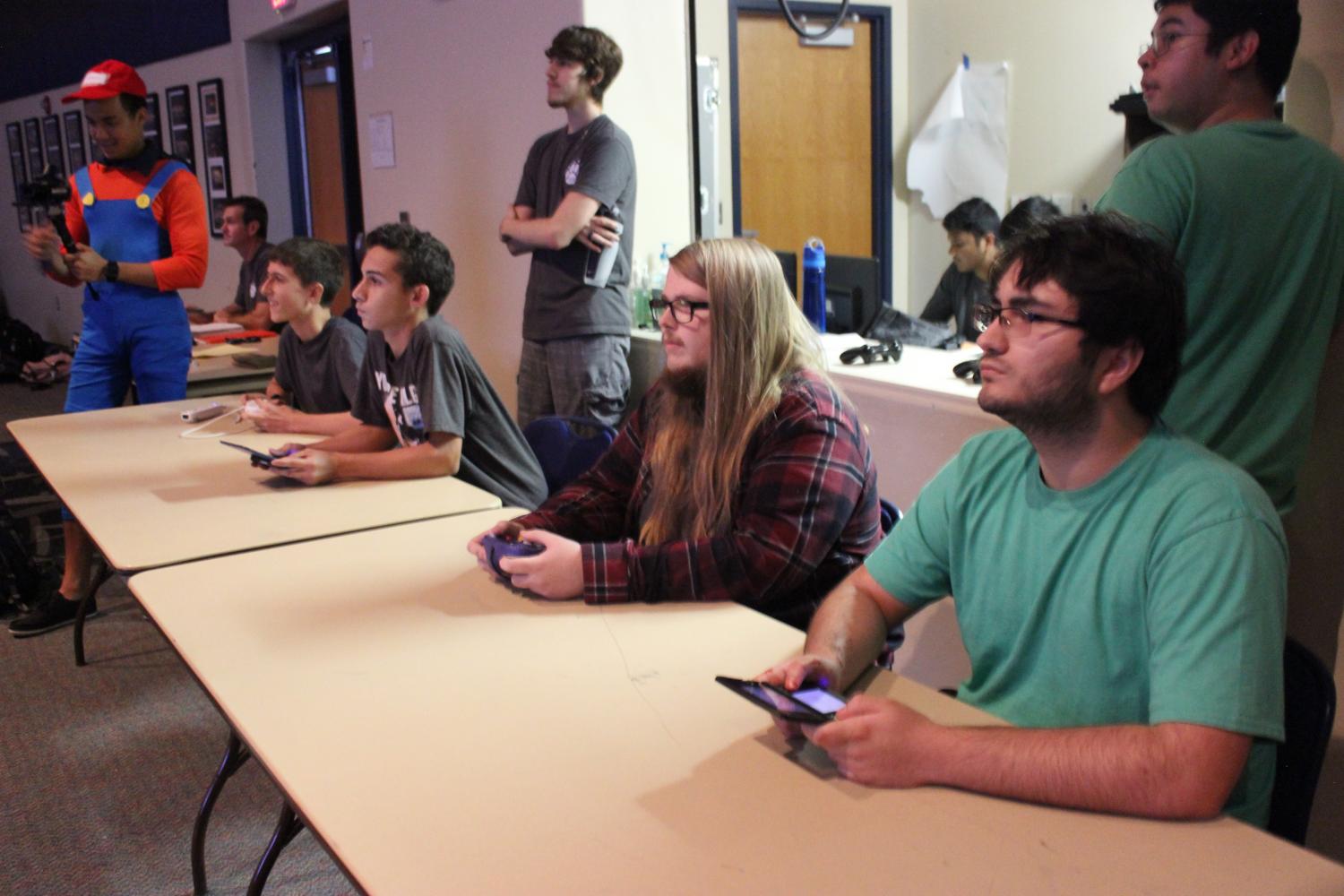 Seniors Sebastian Rivera and Avery East join as a team in the Smash Brothers tournament.