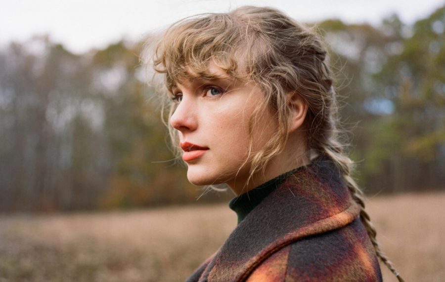 Swift continues to amaze with ‘Evermore’