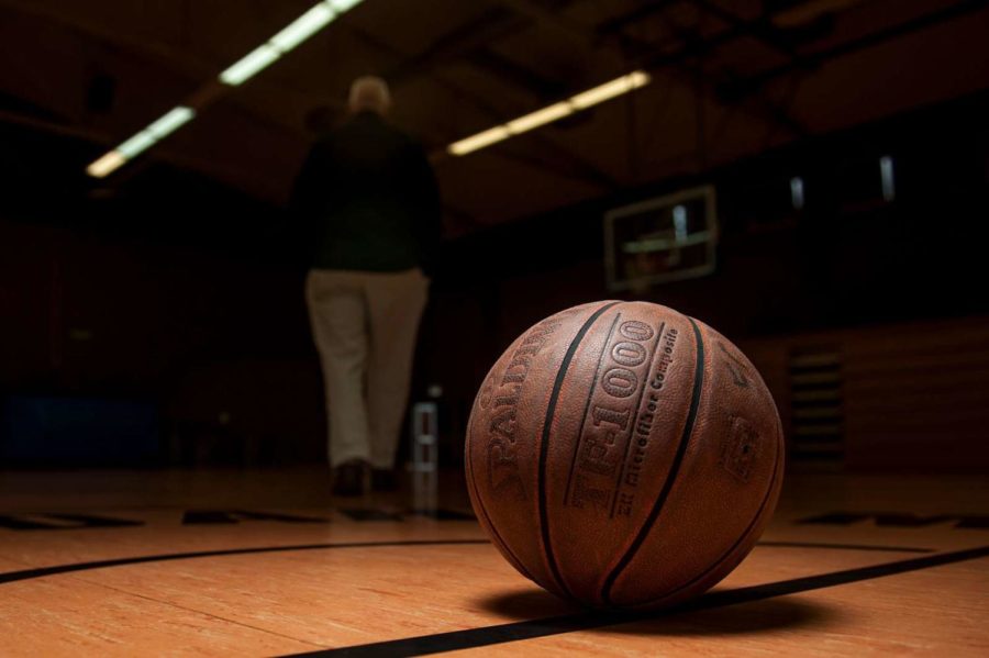 Buzzer shot ends varsity boys basketball season