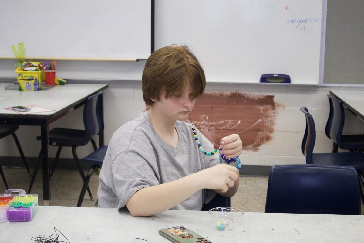 West Shore students made bracelets on Feb. 11 for a National Art Honor Society fundraiser. “I think it’s a good opportunity to raise money,” senior Juliana Johnson said. “It was really successful last year, and it’s super fun.”