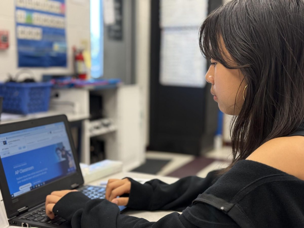Freshman Jenny Huang logs into her College Board account.